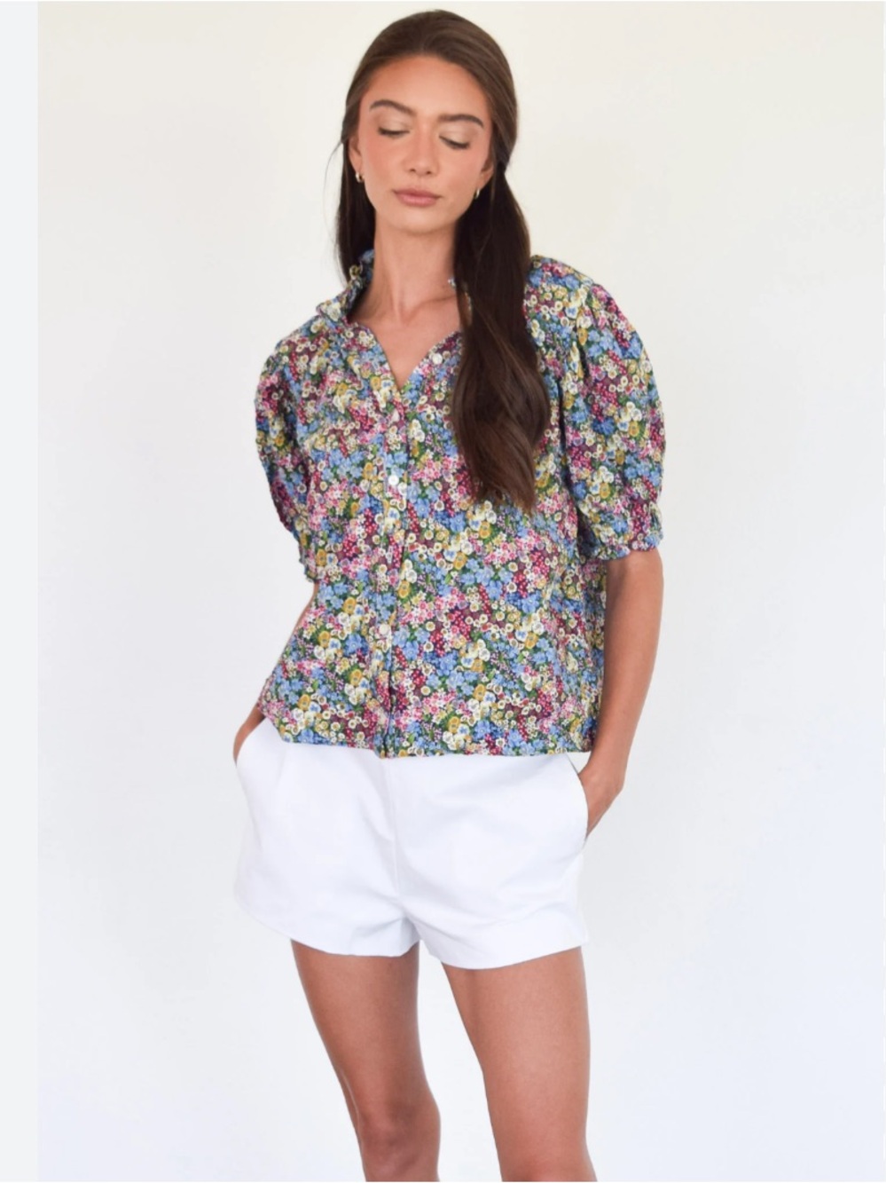 Never A Wallflower Blouse Short Sleeve Elastic Collar Button Down in Floral